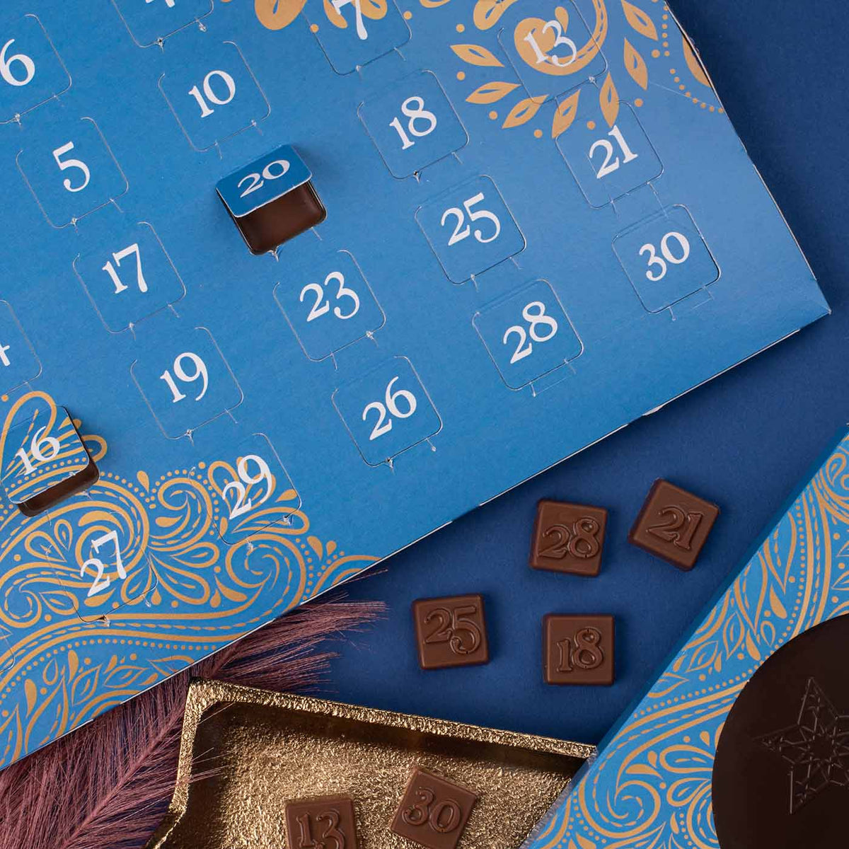 Adventskalender mit 30 Schokoladen, geschlossen
