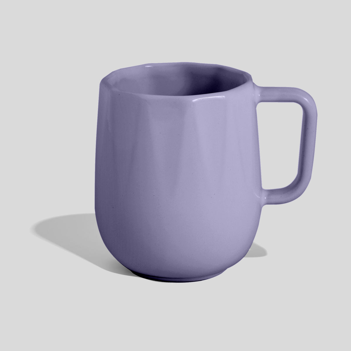 Birnenförmige Keramiktasse 330 ml mit Rechteckhenkel – Lavendel