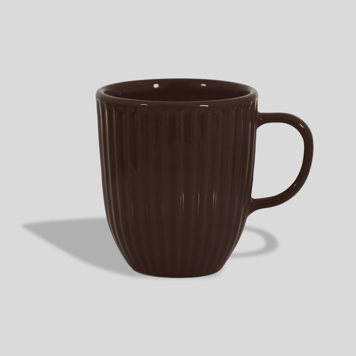 Gerippte Keramiktasse 220 ml mit schlankem Henkel – Dunkelbraun