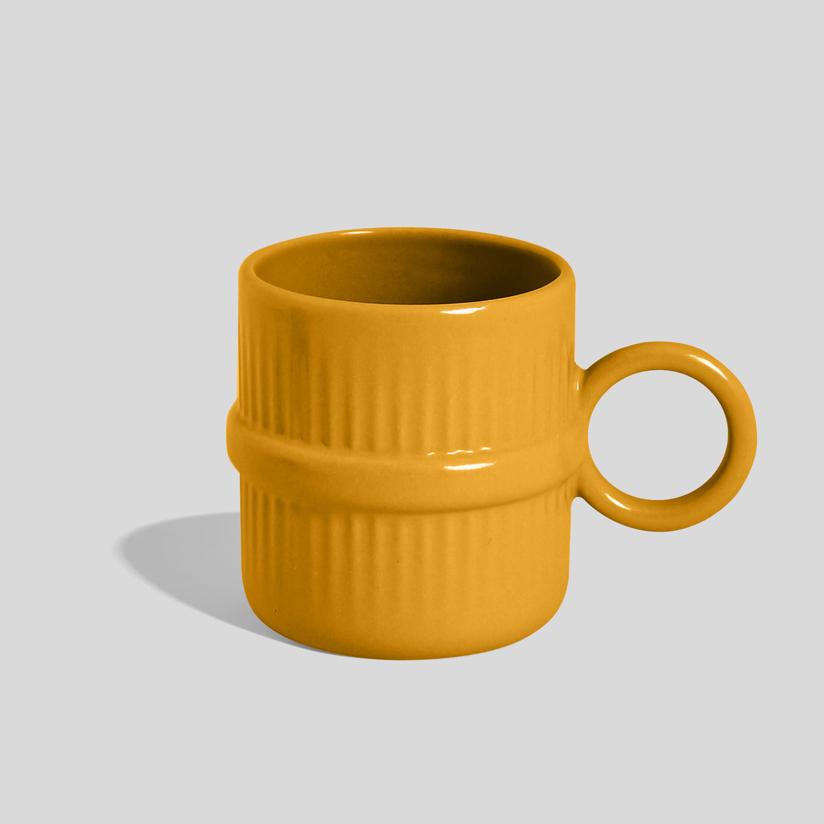 Gerippte Keramiktasse 330 ml mit Ringhenkel und Wulstband – Gelb