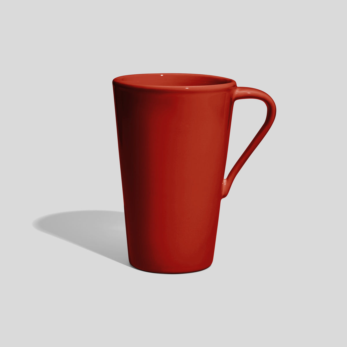 Hoher konischer Becher 740 ml mit schrägem Henkel – Rot