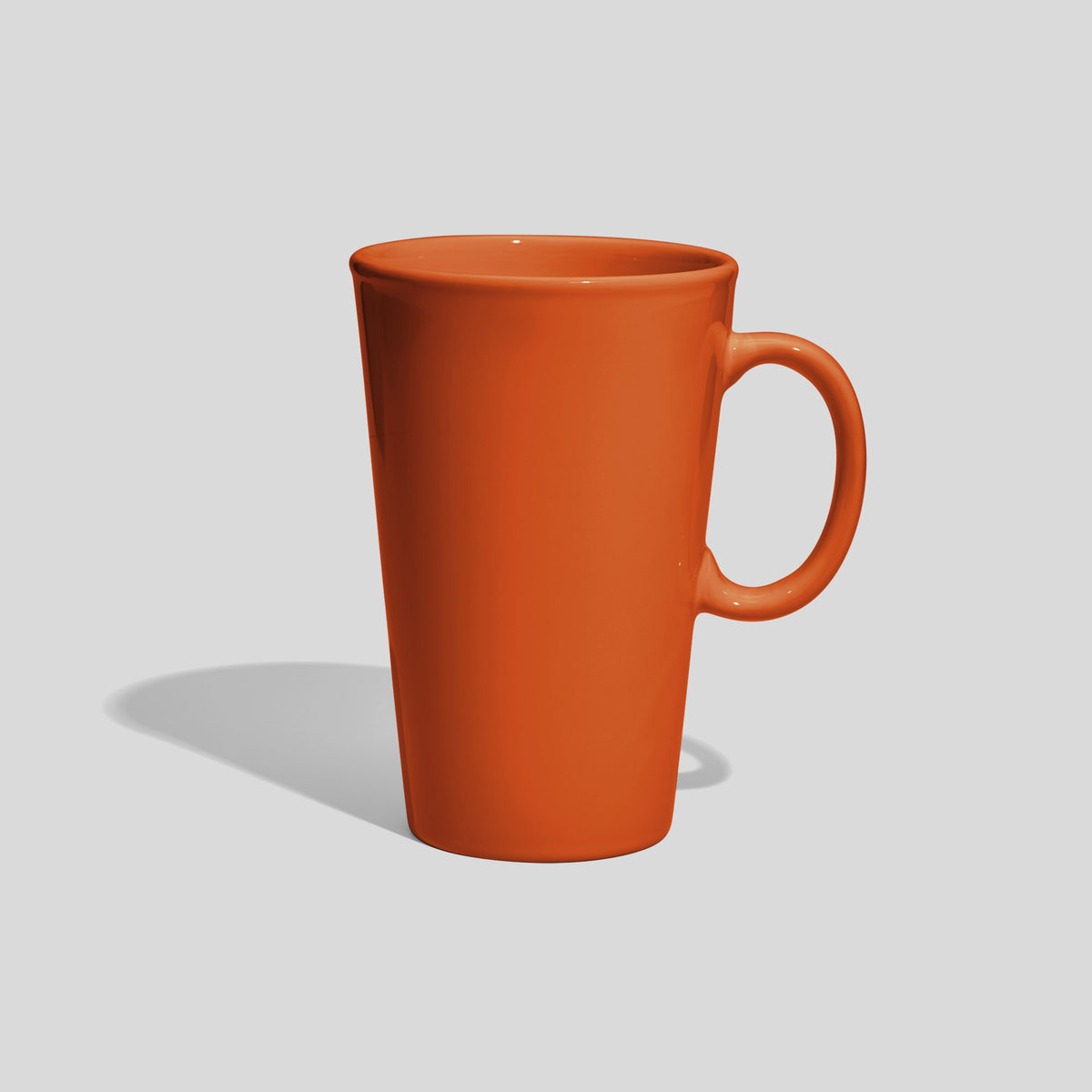 Hoher konischer Kaffeebecher 740 ml mit Ringhenkel – Orange