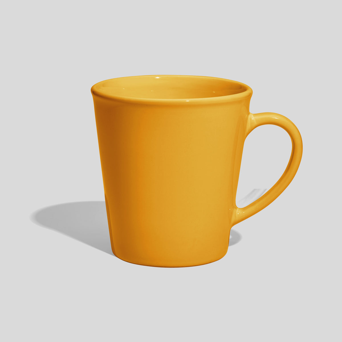Kegelförmige Keramiktasse 350 ml mit Wulstrand und Rundhenkel – Gelb