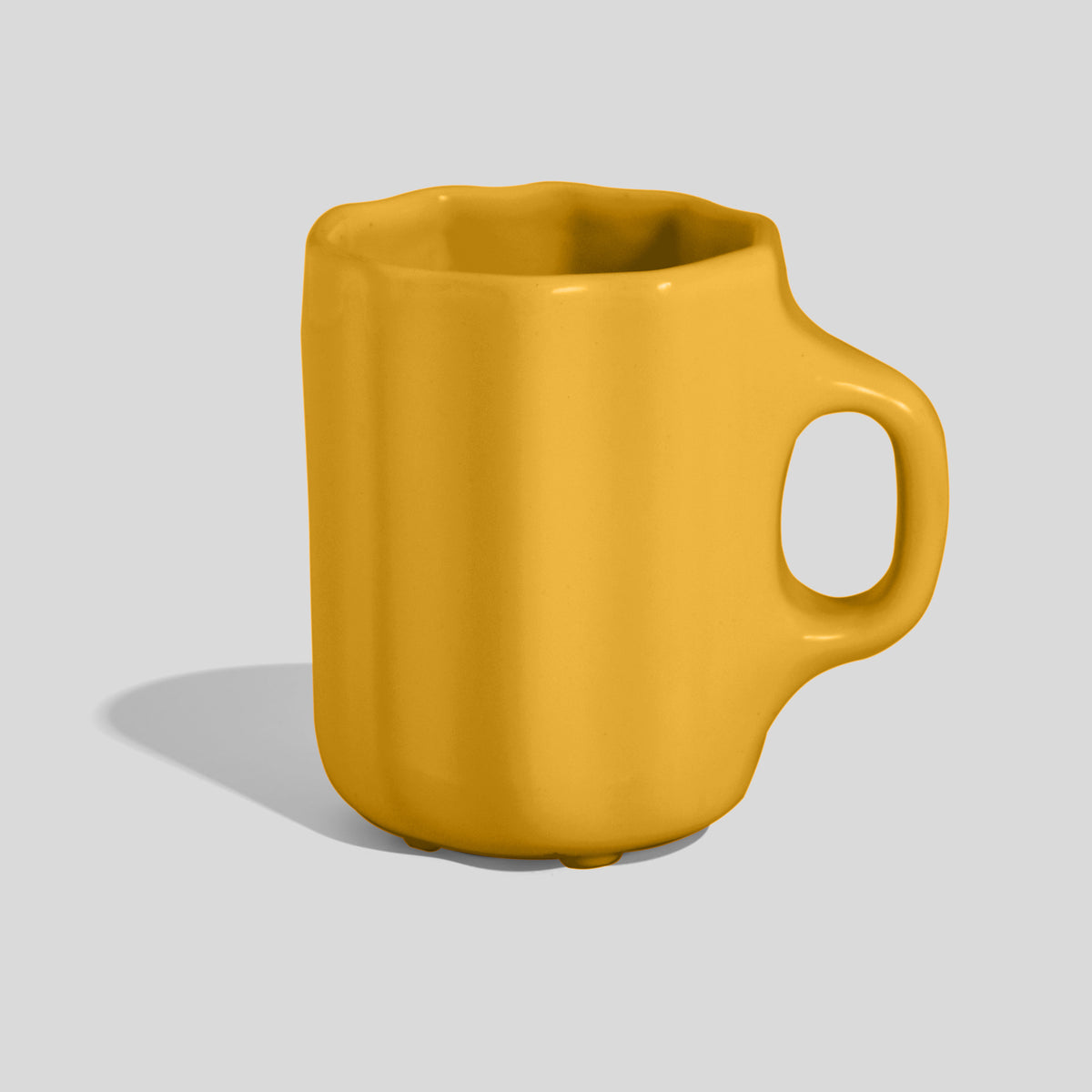 Keramiktasse 380 ml mit Wellenrand und Ovalhenkel – Gelb