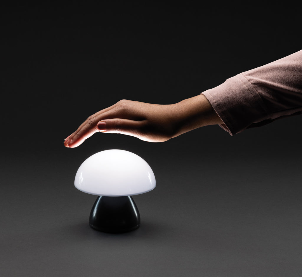 Luming wiederaufladbare USB-Tischlampe aus RCS Kunststoff