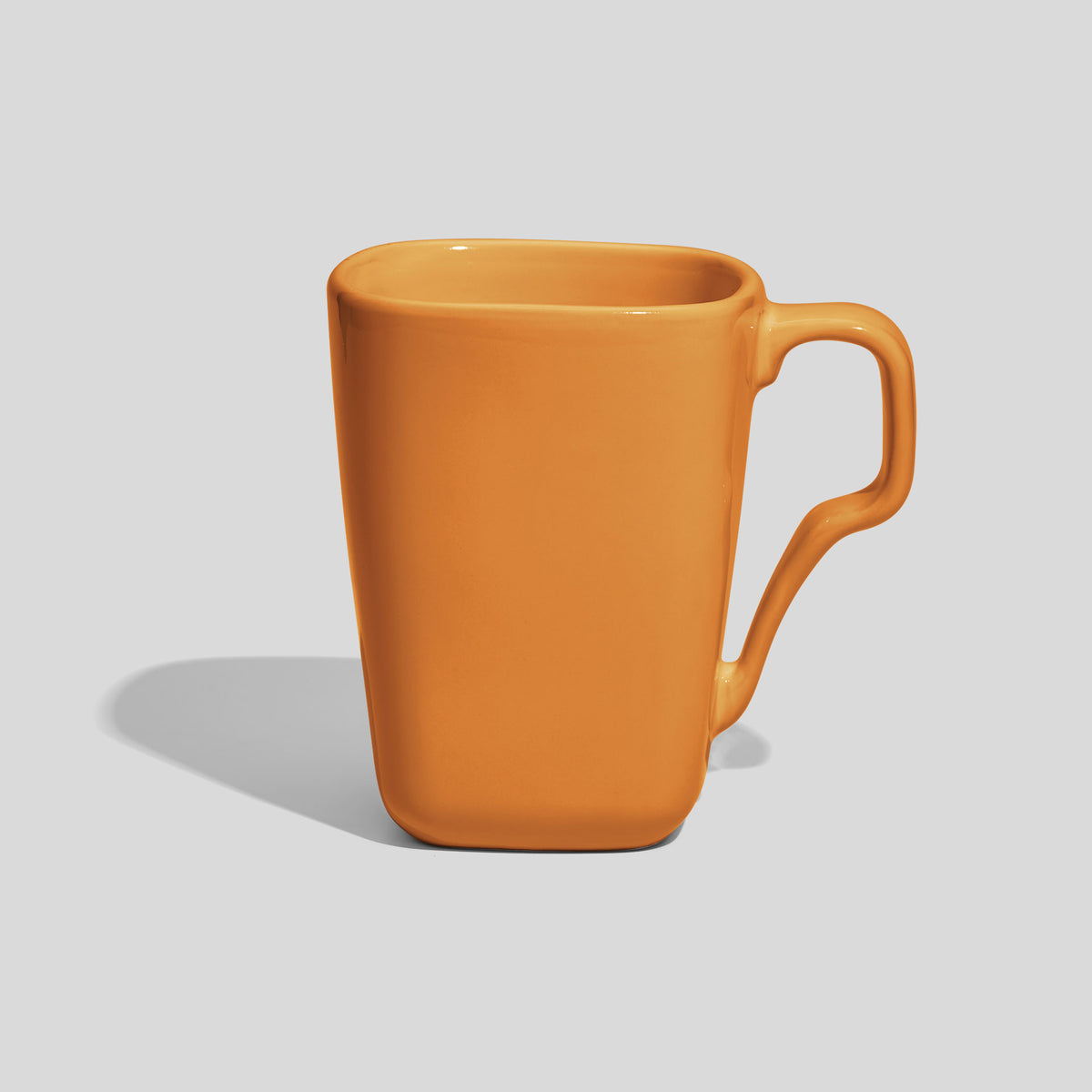 Quadratische Keramiktasse 330 ml mit Schwunghenkel – Senfgelb