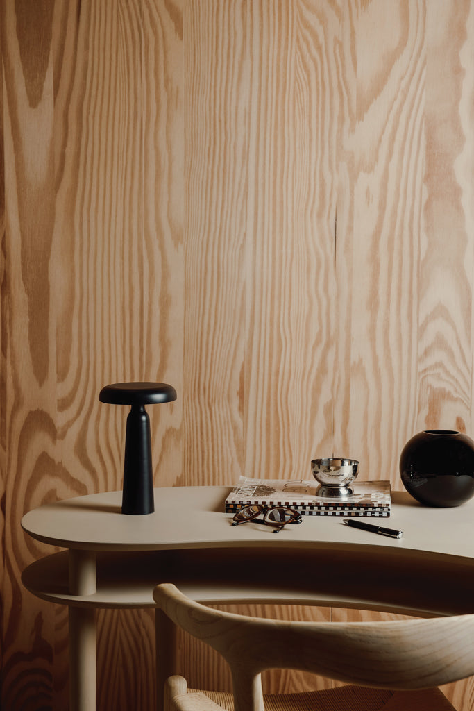 VINGA Avery RCS Tischlampe