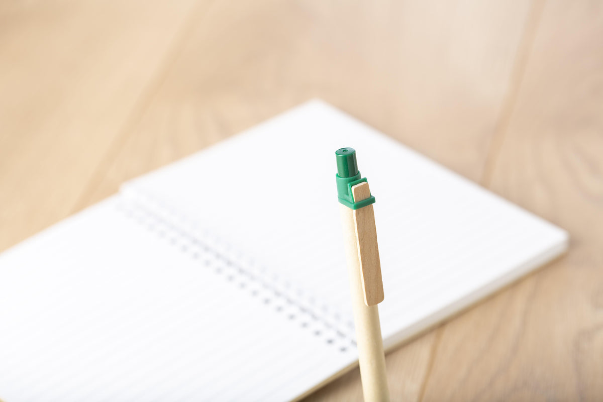 Kugelschreiber Kartoni, Papierhülse, Holzclip