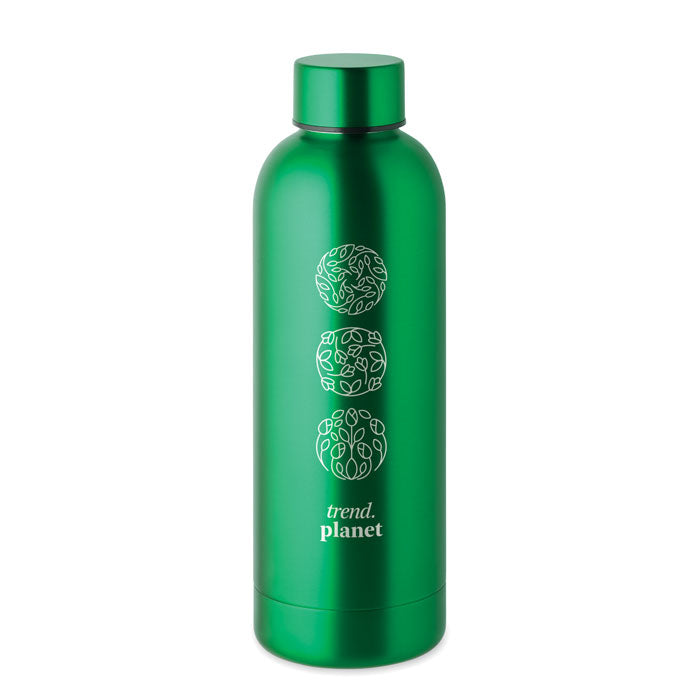 Isolierflasche Athen aus recyceltem Edelstahl mit einem wunderschönen Logodruck auf der Frontseite der Flasche, In der Farbe grün