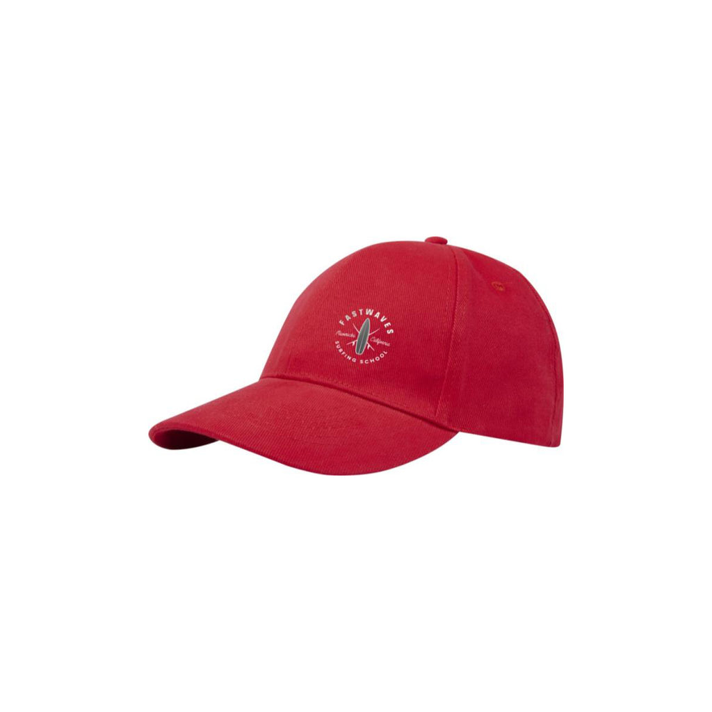 Nachhaltige Cap rot mit einem zwei farbigem Logo seitlich auf der Front