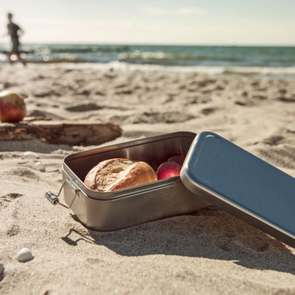 Lunchbox am Strand