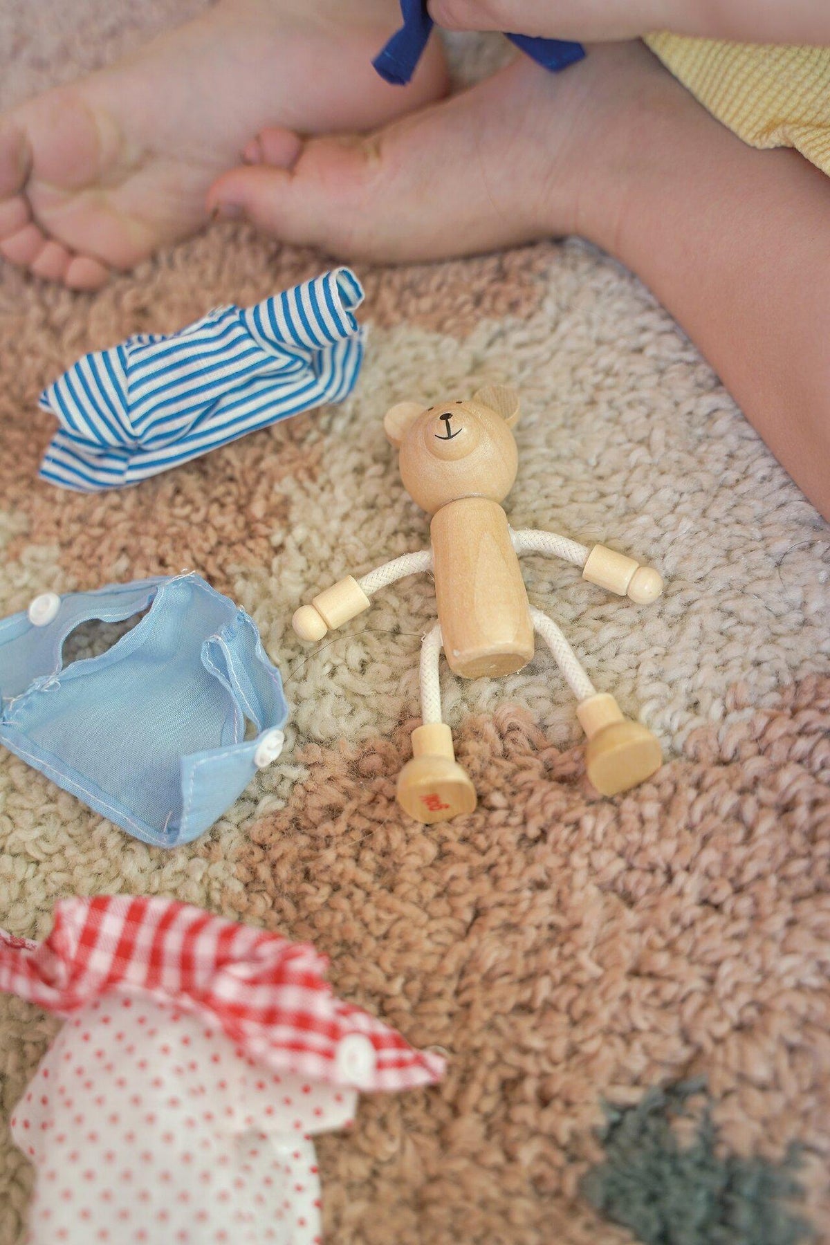 Biegepuppen Bärchens Klamottenkiste Benna und Bennoh – Gesamtansicht