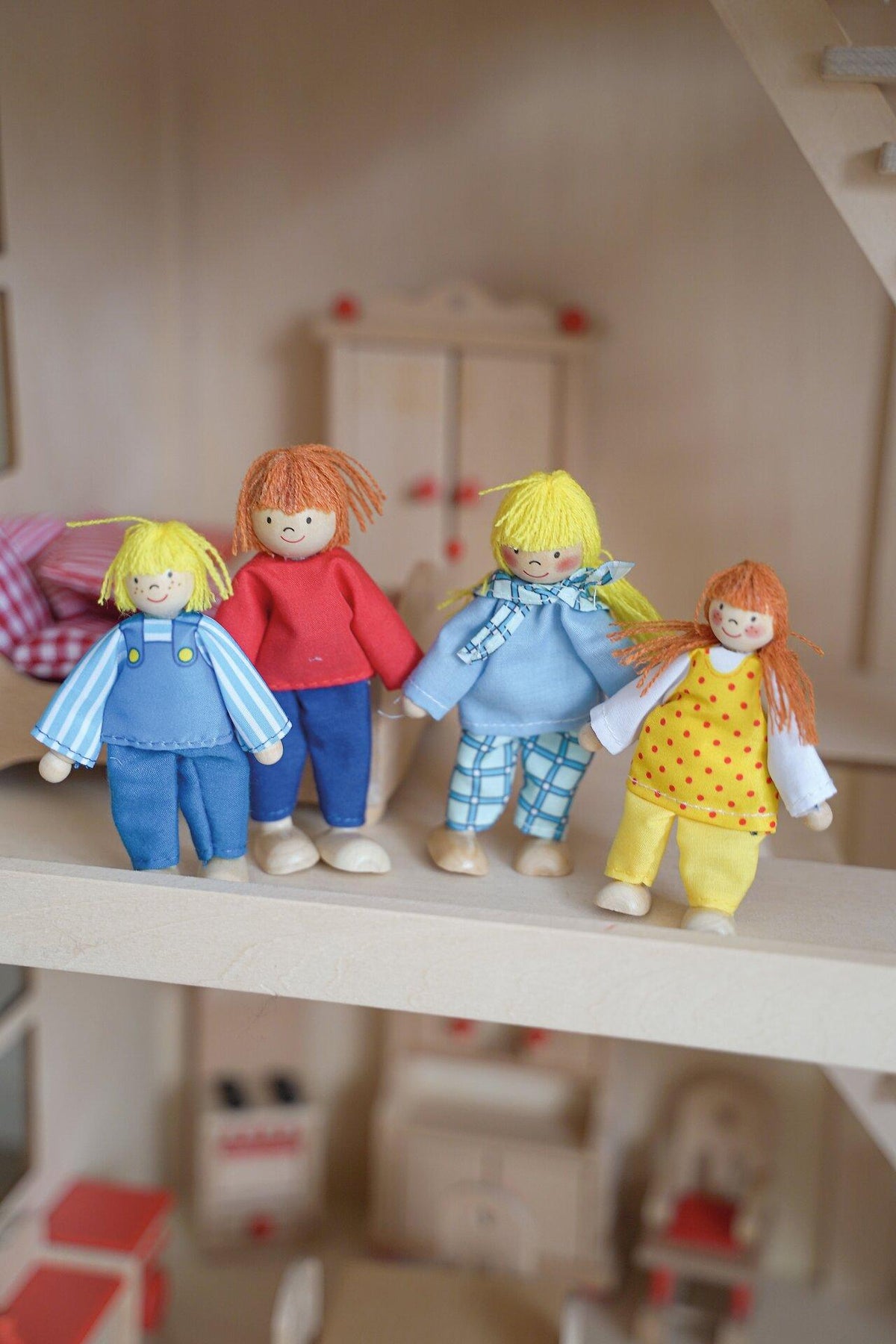 Biegepuppen Junge Familie mit vier Figuren – Weitere Ansicht