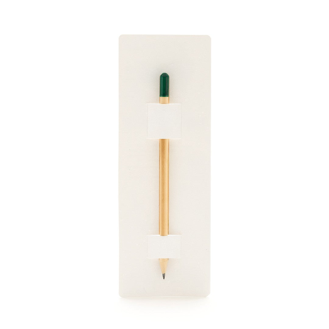 Bleistift mit Saatkapsel, Gravur und Kärtchen mit Logo