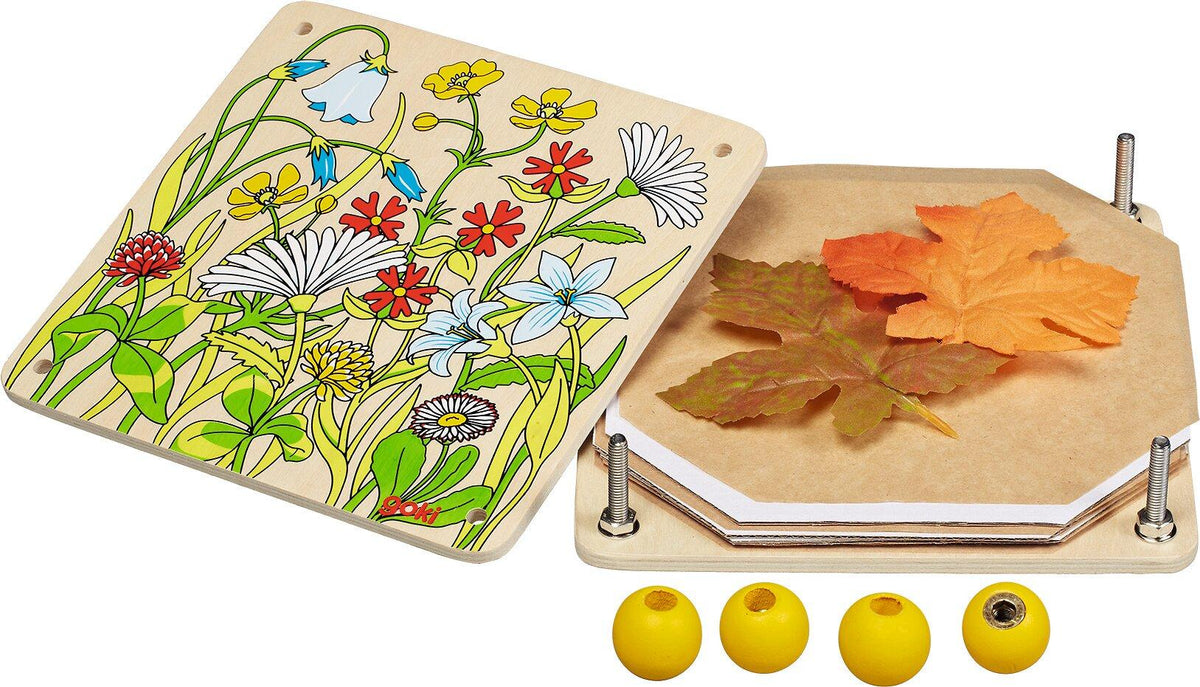 Blumenpresse aus Holz mit Wiesenblumen von goki – Ansicht