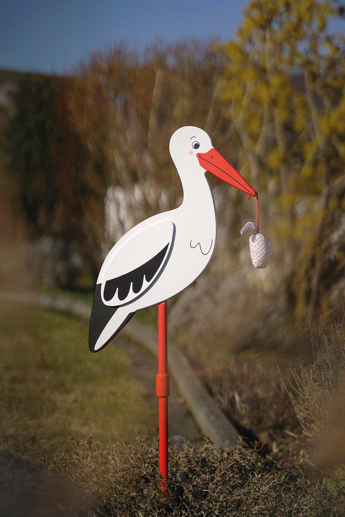 Blumenstecker Storch mit Babytuch aus Holz – vierte Ansicht
