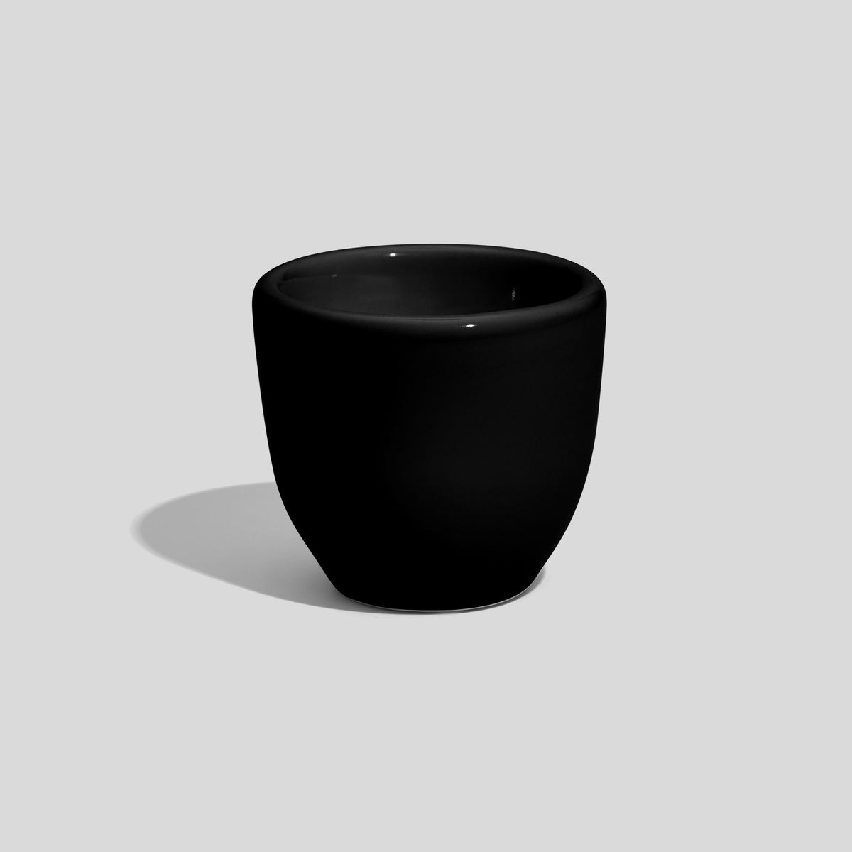 Eierbecher aus Keramik mit Wulstrand, 6 cm hoch – Schwarz