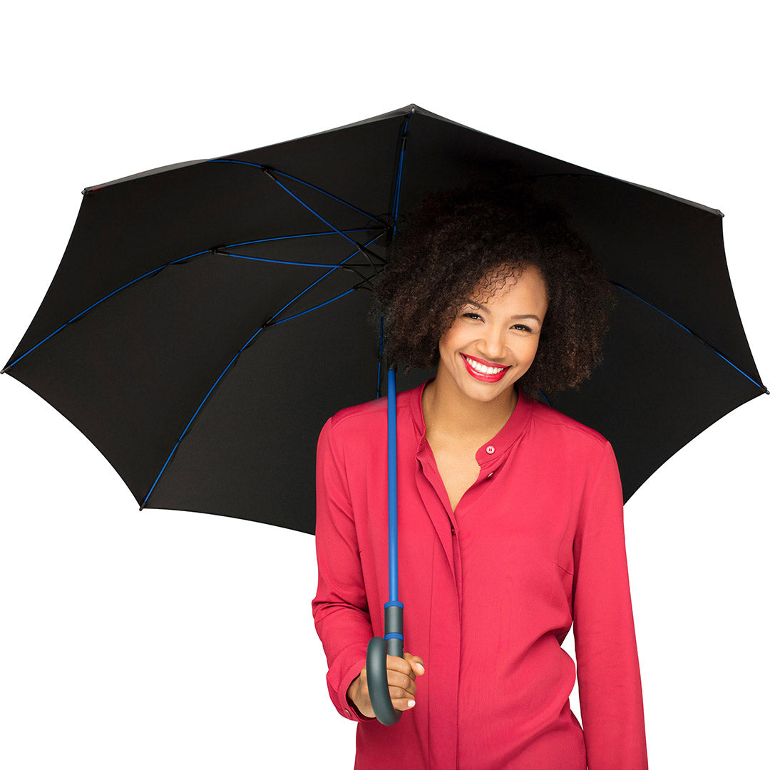 FARE Style Midsize Stockschirm mit farbigem Stock – Schwarz / Euroblau