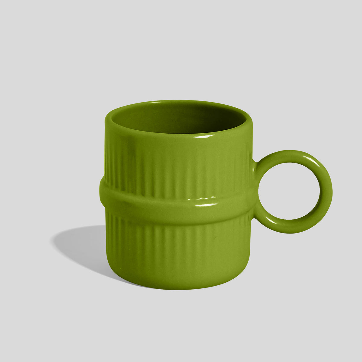 Gerippte Keramiktasse 330 ml mit Ringhenkel und Wulstband – Olivgrün