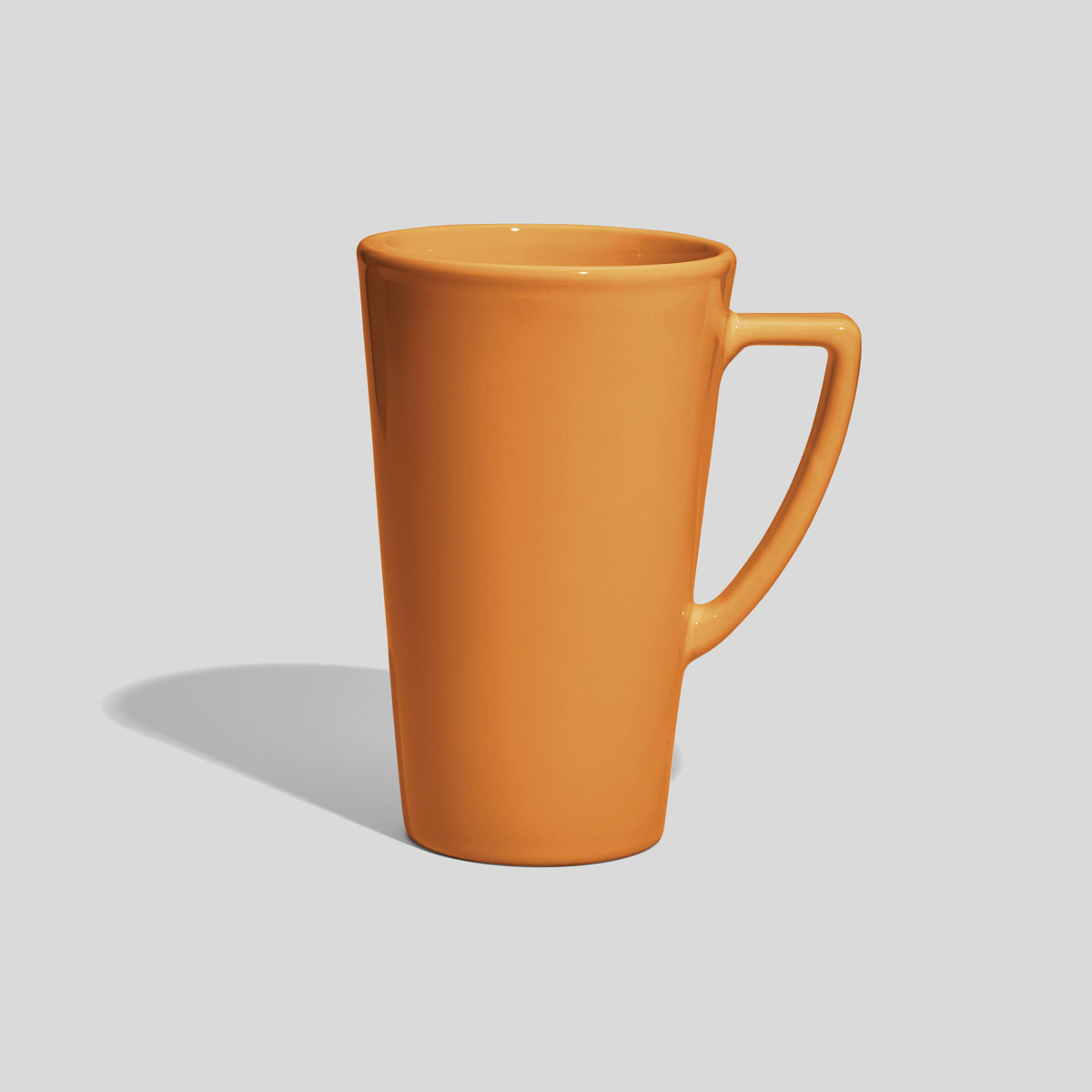 Hohe Keramiktasse 450 ml mit eckigem Winkelhenkel – Senfgelb