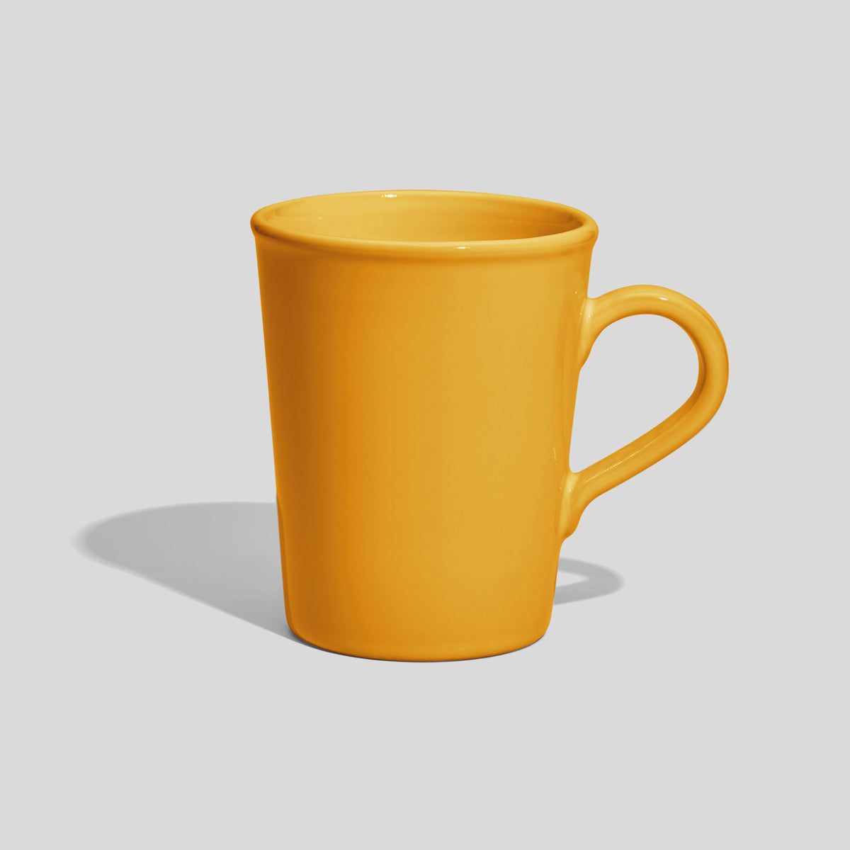 Hohe konische Keramiktasse 350 ml mit kleinem Henkelbogen – Gelb