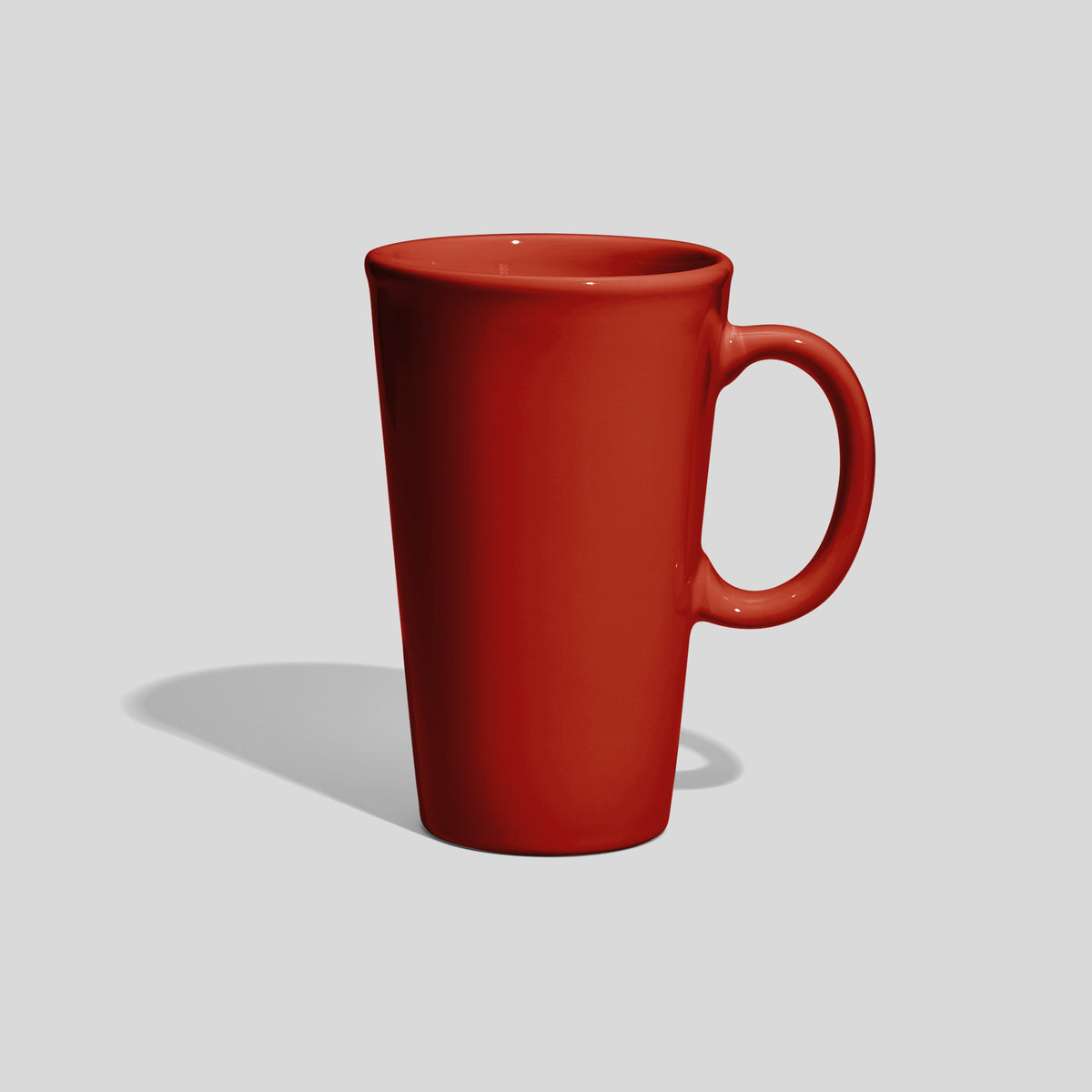 Hohe konische Keramiktasse 450 ml mit ovalem Ringhenkel – Rot