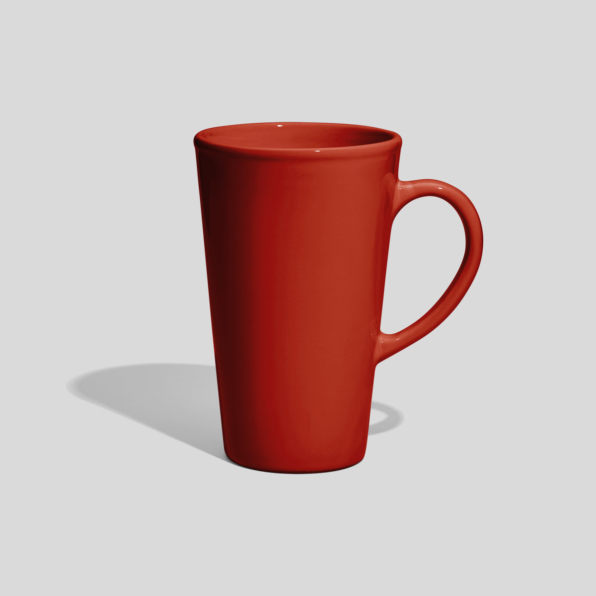 Hohe konische Keramiktasse 740 ml mit Bogenhenkel