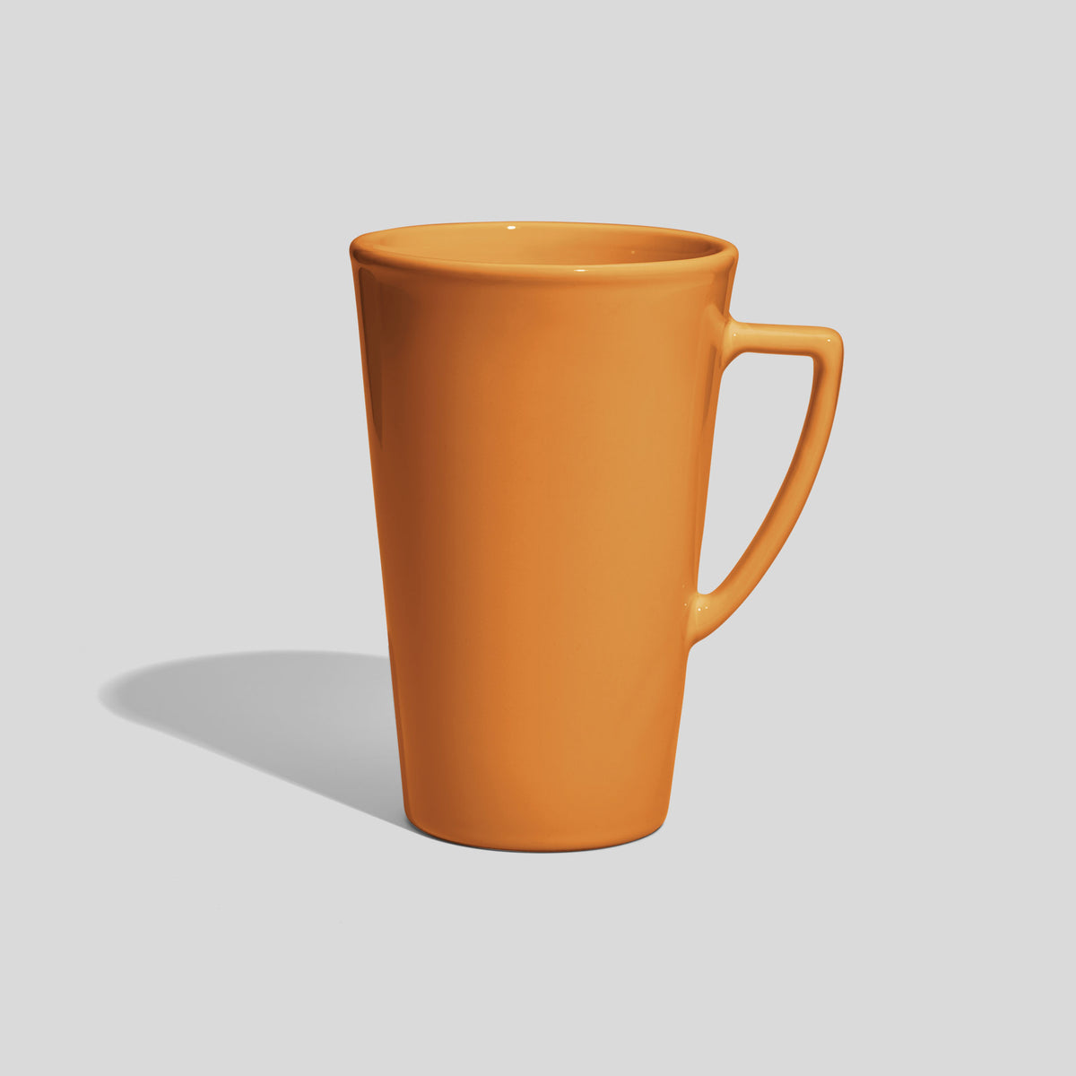 Hohe konische Tasse 740 ml mit eckigem Henkel – Senfgelb