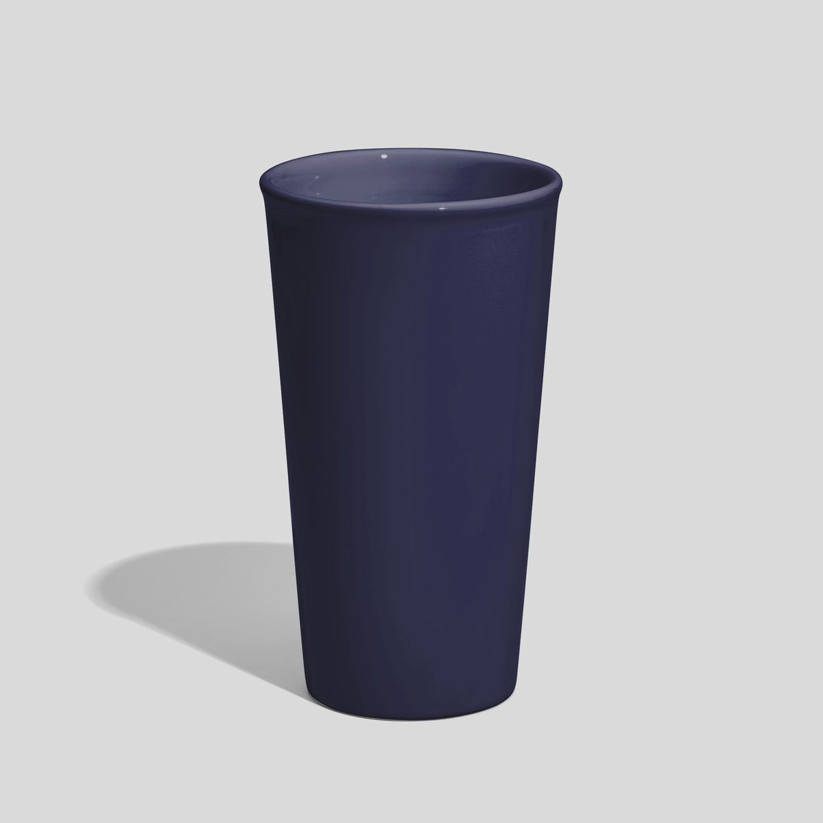 Hoher konischer Keramikbecher 500 ml ohne Henkel – Marineblau