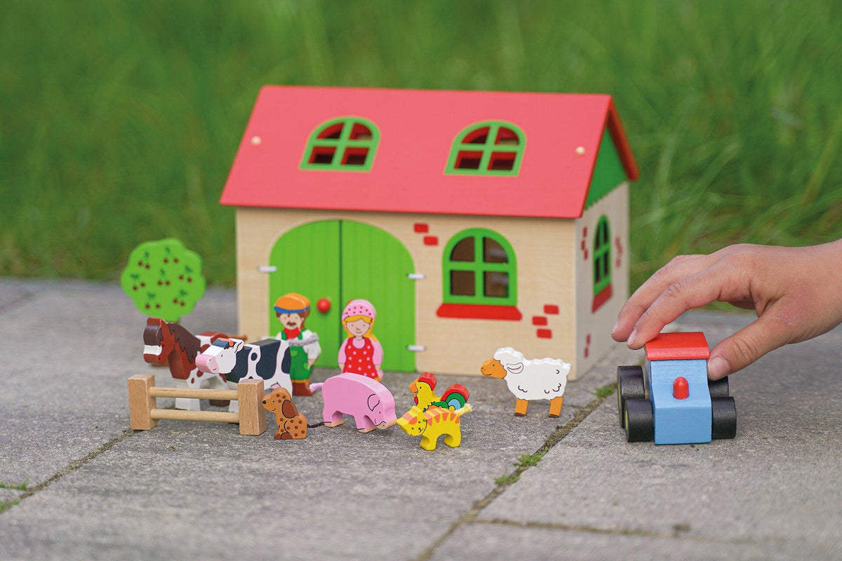 Holzbauernhof mit Stall und 13 Teilen von goki – Weitere Detailansicht