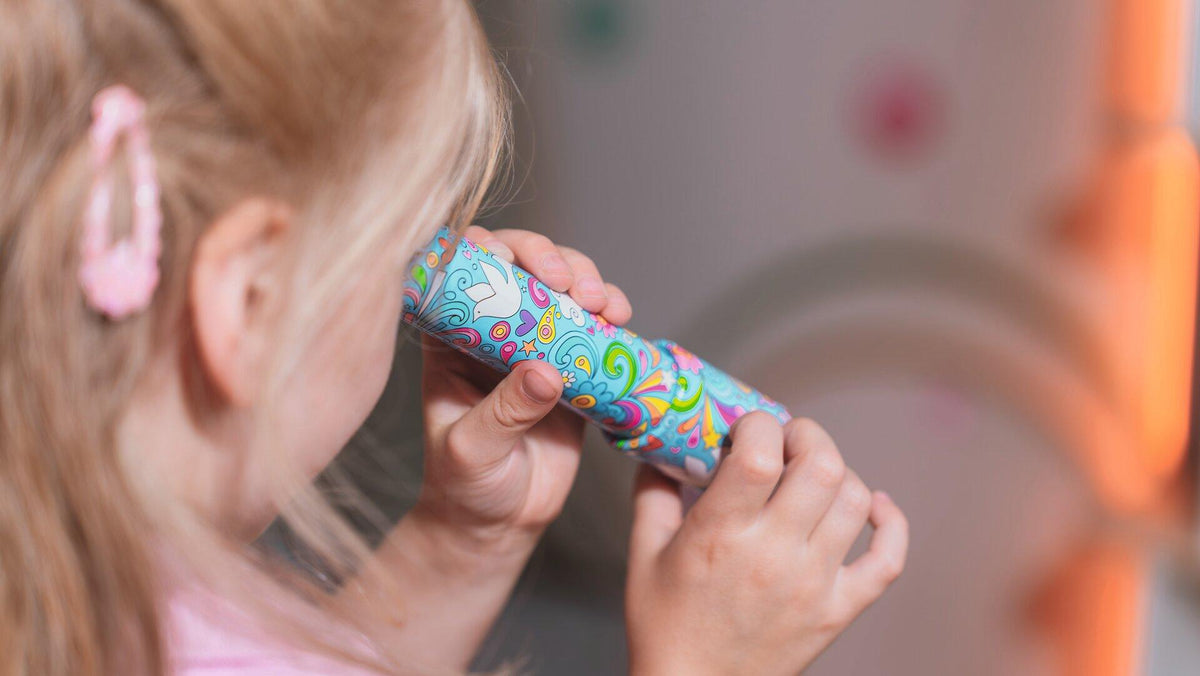 Kaleidoskop Farbenwirbel aus Pappe und Kunststoff von goki – Ansicht