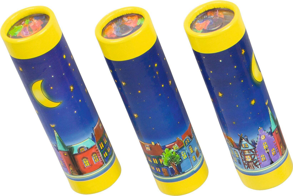 Kaleidoskop Nacht mit Mond, Sternen und Häusern von goki – Ansicht