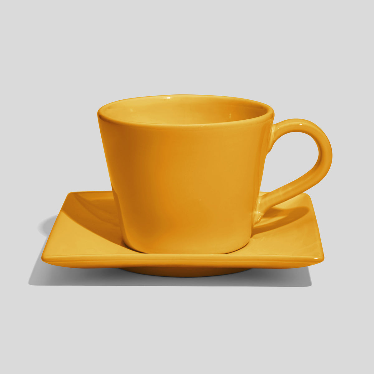 Kegelförmige Kaffeetasse mit eckiger Untertasse 420 ml – Gelb