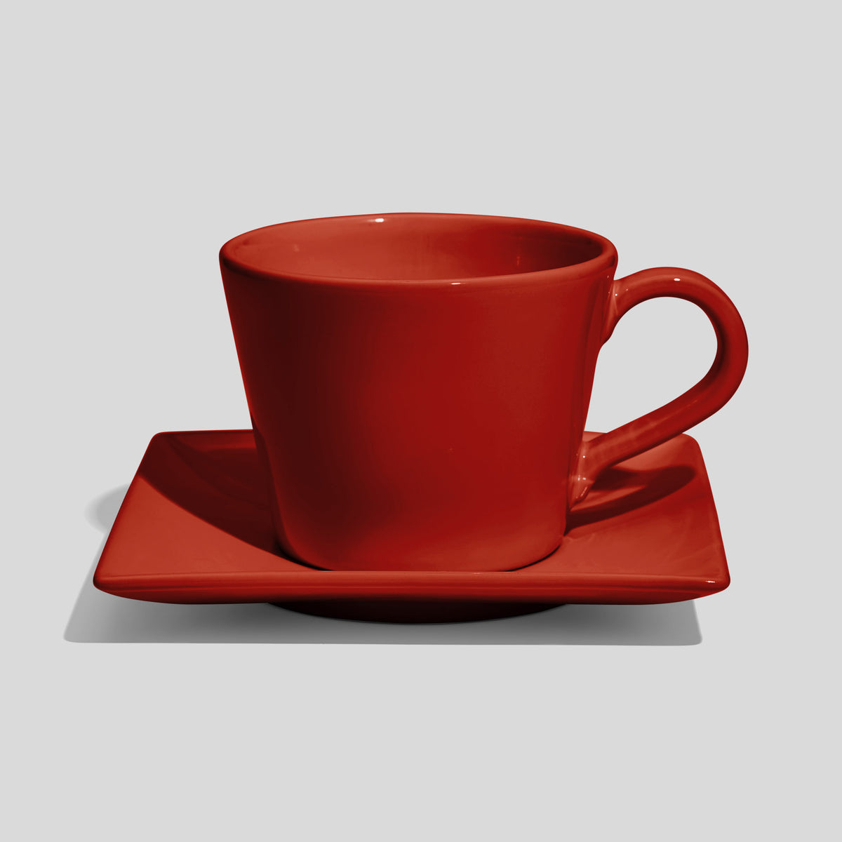 Kegelförmige Kaffeetasse mit eckiger Untertasse 420 ml – Rot