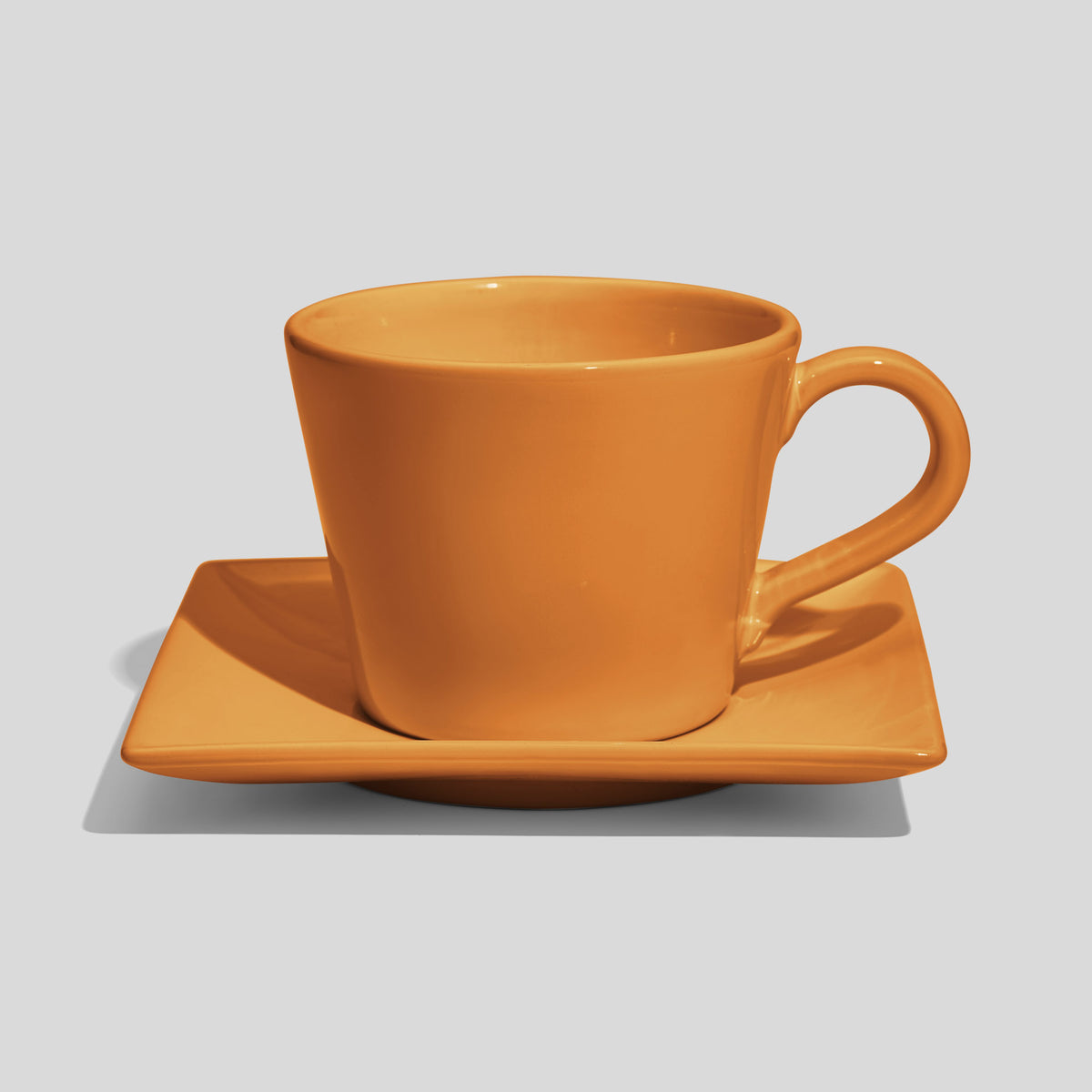 Kegelförmige Kaffeetasse mit eckiger Untertasse 420 ml – Senfgelb