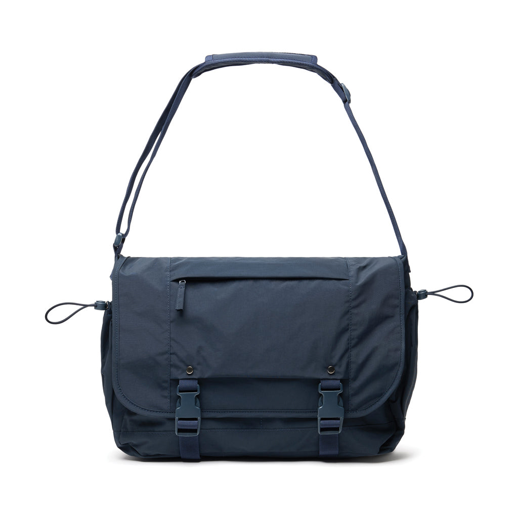 KENTO URBAN 15,6" Messenger aus RCS recyceltem Nylon – navy blau