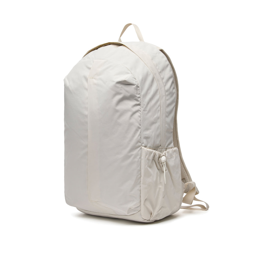 KENTO URBAN 15,6" Rucksack aus RCS  recyceltem Nylon – beige
