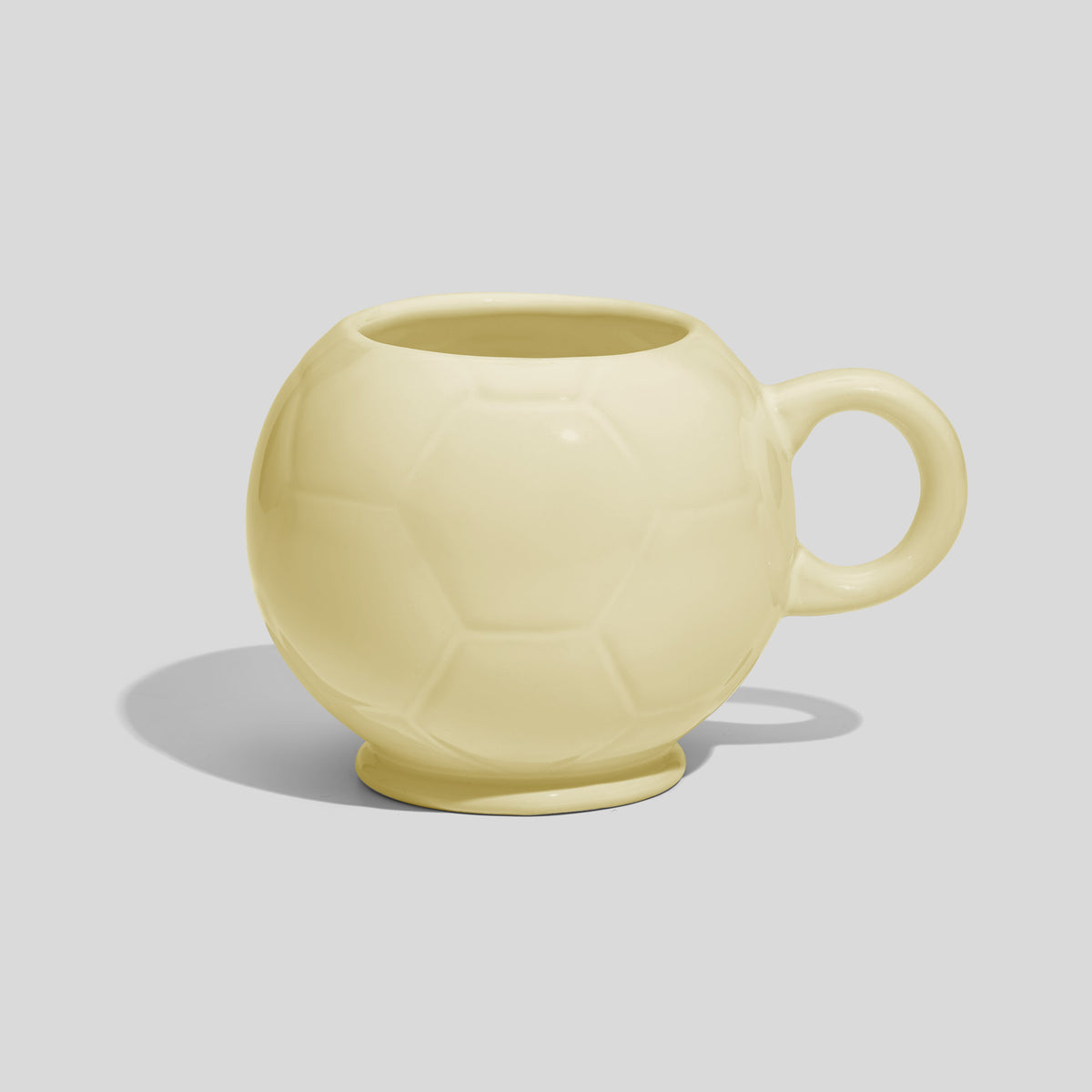 Keramiktasse 320 ml in Fußballform – Ecru