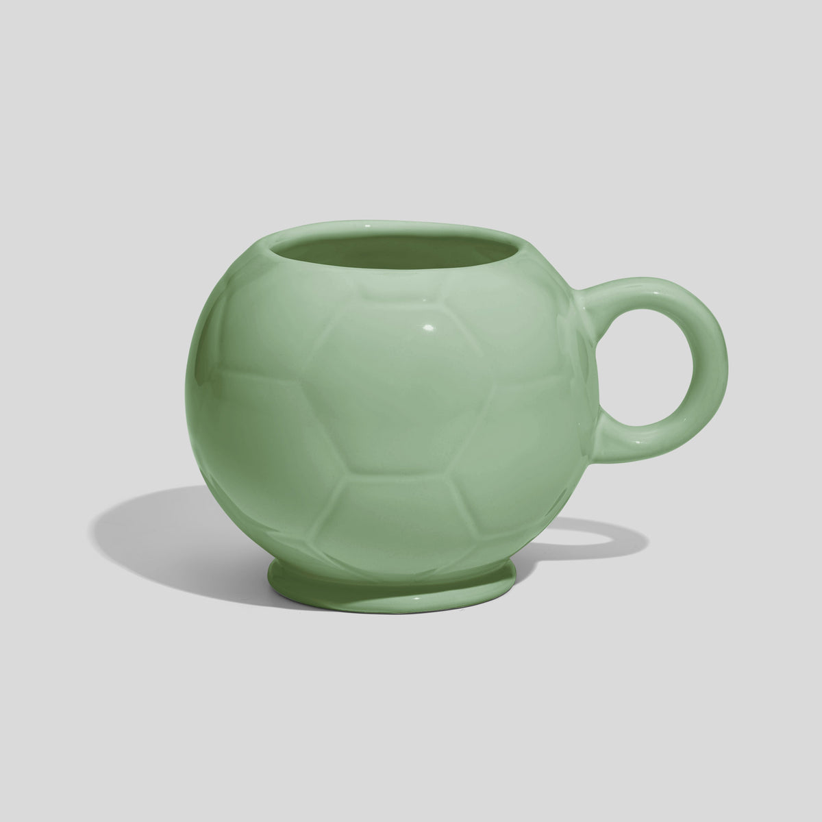 Keramiktasse 320 ml in Fußballform – Mintgrün