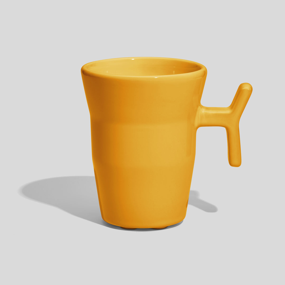 Keramiktasse 330 ml mit Stabhenkel und Formdelle – Gelb