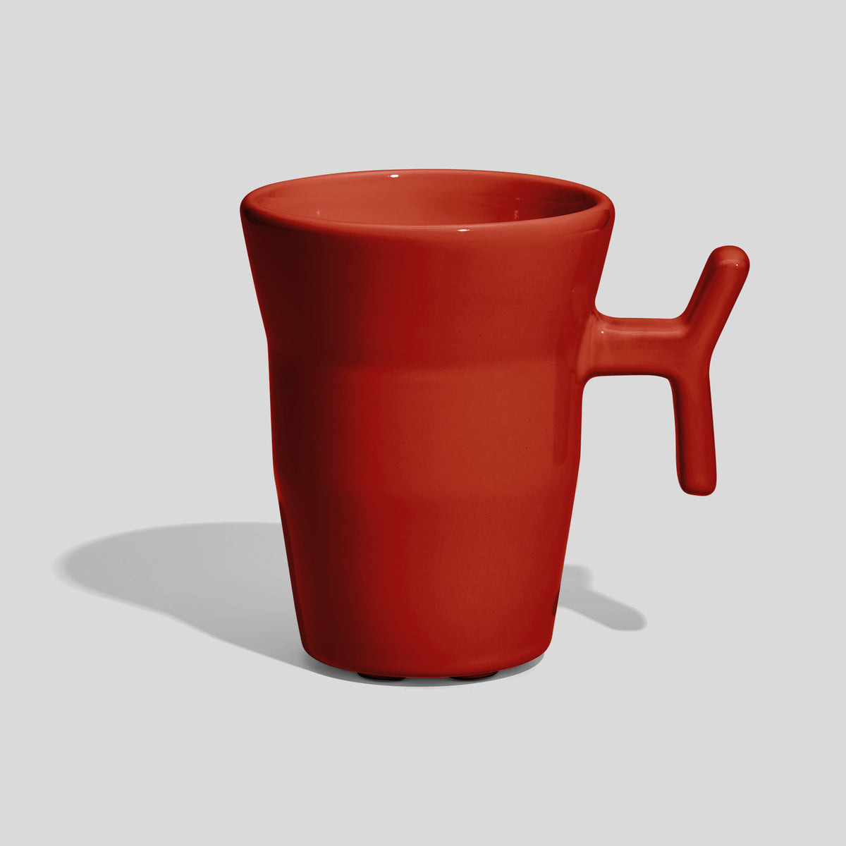 Keramiktasse 330 ml mit Stabhenkel und Formdelle – Rot