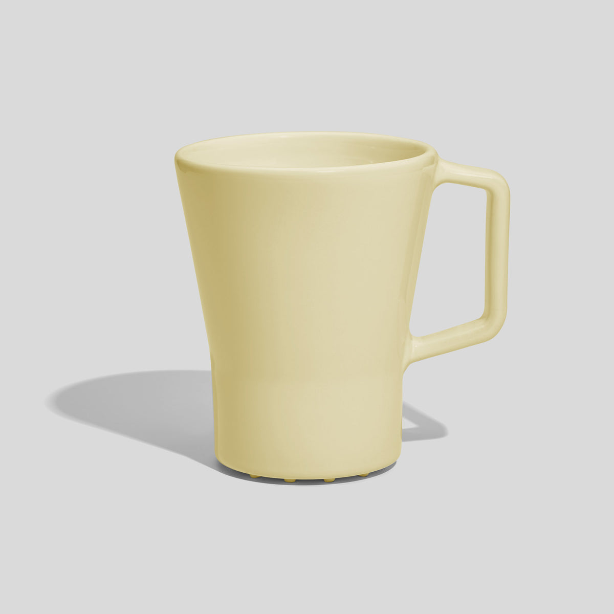 Keramiktasse 400 ml in Trichterform mit Rechteckhenkel – Ecru