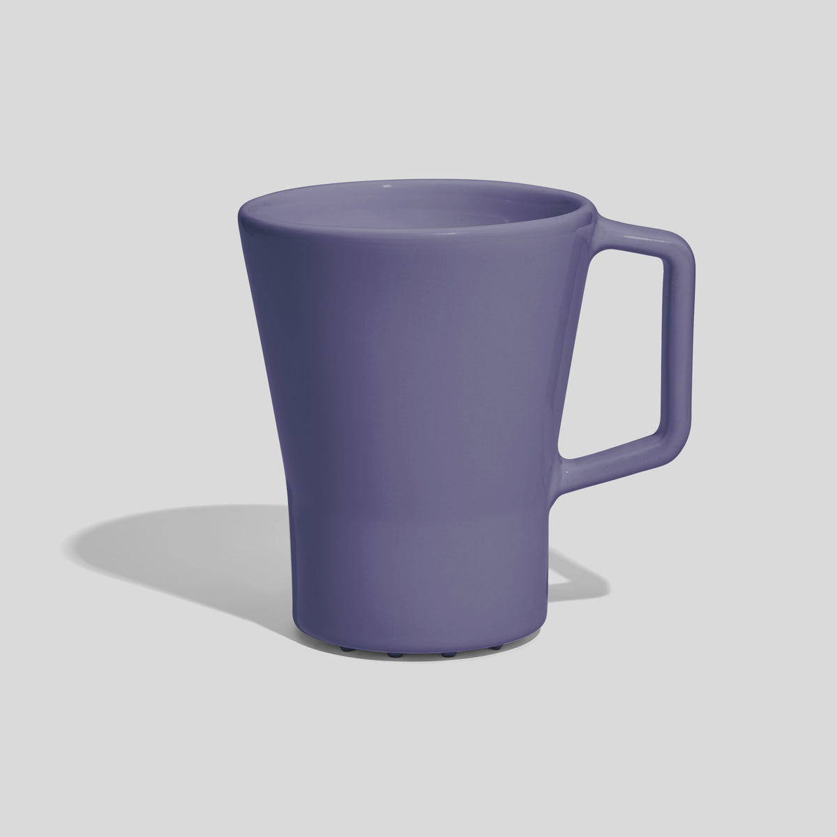 Keramiktasse 400 ml in Trichterform mit Rechteckhenkel – Lavendel