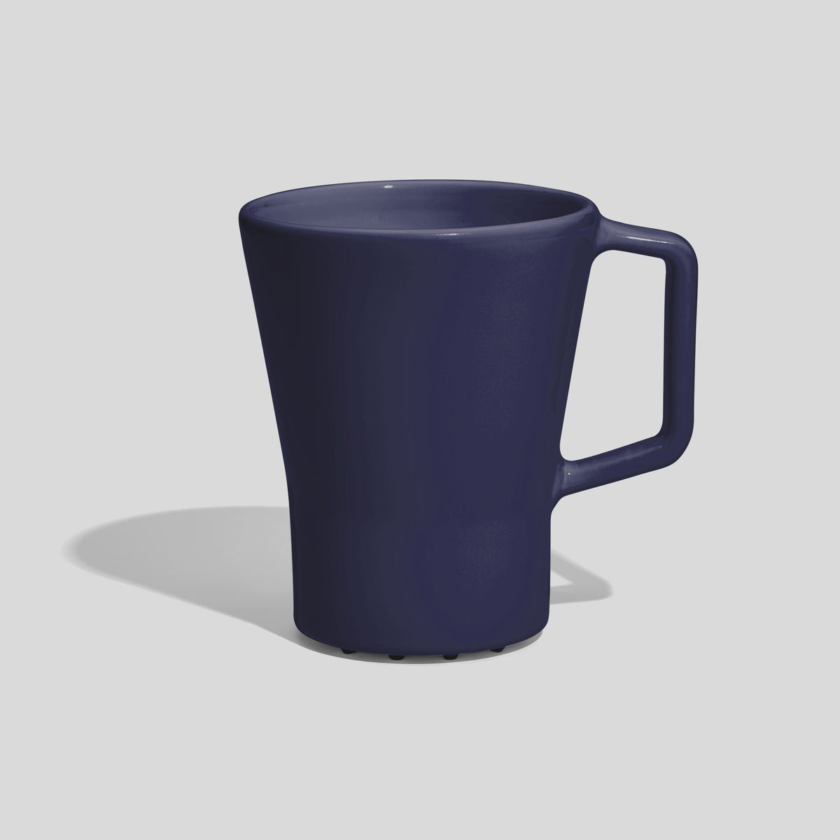 Keramiktasse 400 ml in Trichterform mit Rechteckhenkel – Marineblau