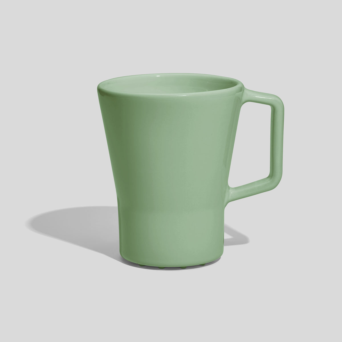 Keramiktasse 400 ml in Trichterform mit Rechteckhenkel – Mintgrün