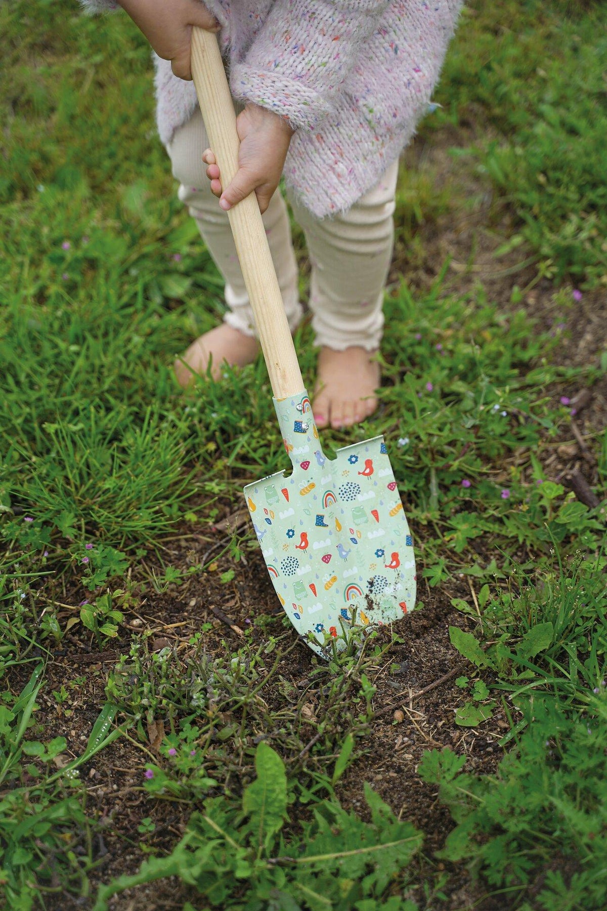 Kinderspaten mit buntem Gartenmuster im 3er Set – weitere Ansicht