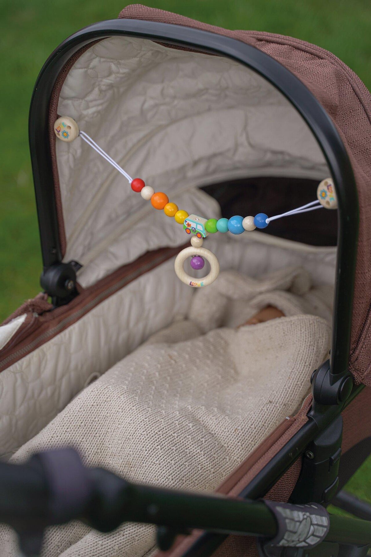 Kinderwagenkette Regenbogen Van mit Love Clips – Ansicht von oben