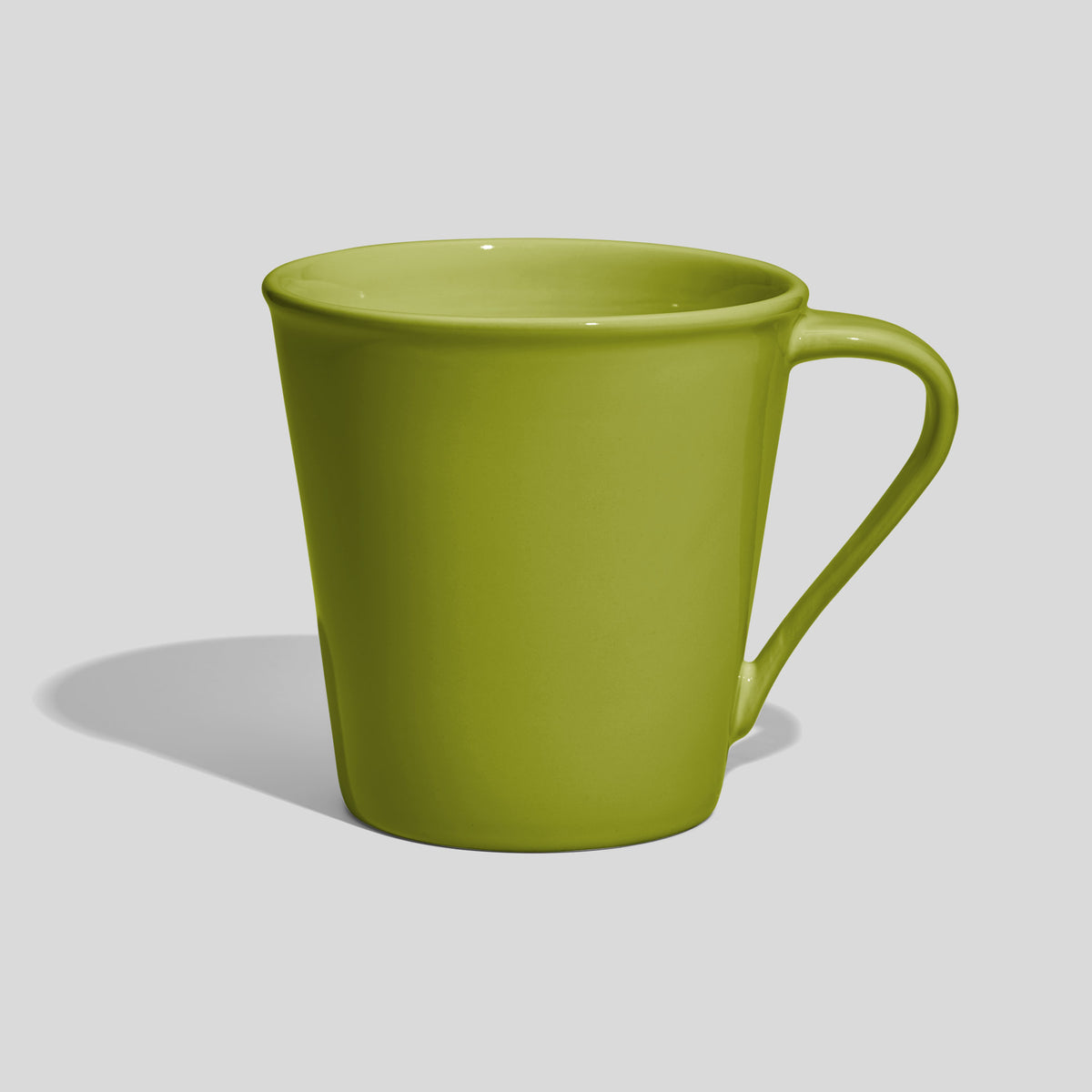 Konische Kaffeetasse 600 ml mit schrägem Henkel – Limettengrün