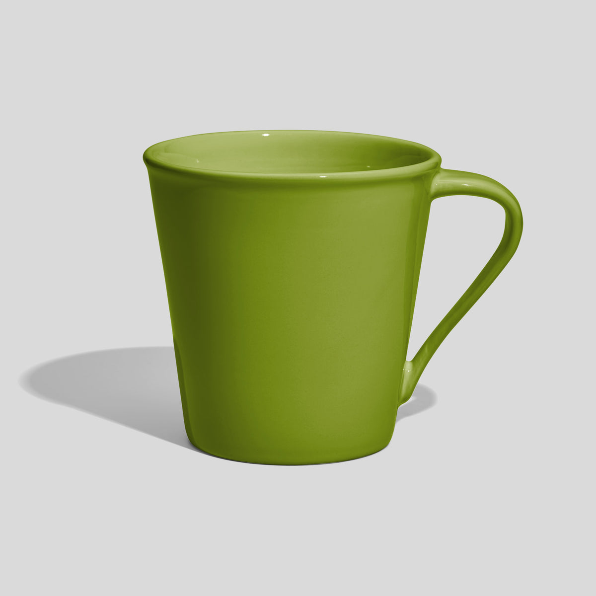 Konische Kaffeetasse 600 ml mit schrägem Henkel – Olivgrün