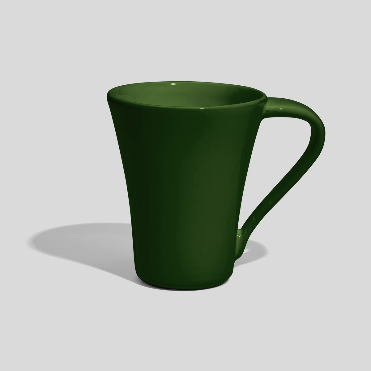 Konische Keramiktasse 250 ml mit schwingendem Henkel – Tannengrün